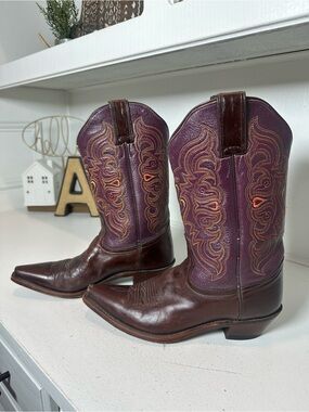 Vintage Tony Lama Cowboy Boots Womens 7.5B Burgundy Purple Leather Snip Western